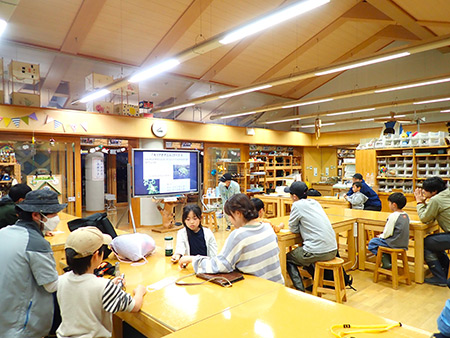 夜遊び探検隊　モリアオガエル観察会（1）