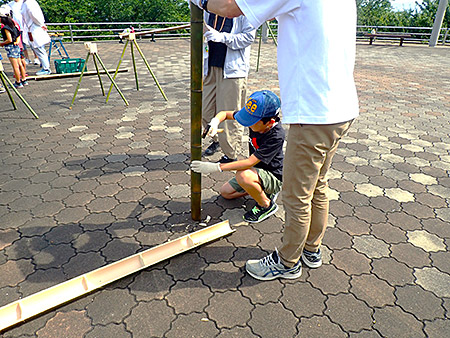 竹のソーメン流しセットづくり体験（1）