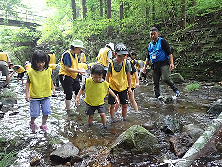 ～自然の川で～ヤマメのつかみ取りを楽しもう！（4）