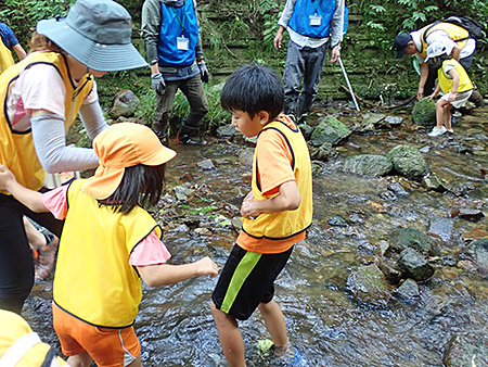 ～自然の川で～ヤマメのつかみ取りを楽しもう！（5）